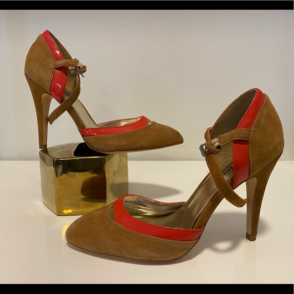 Charles by Charles David 7.5 tan suede heels